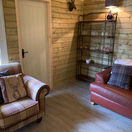 Bedrock Lodge Winterbourne Zewnętrze zdjęcie