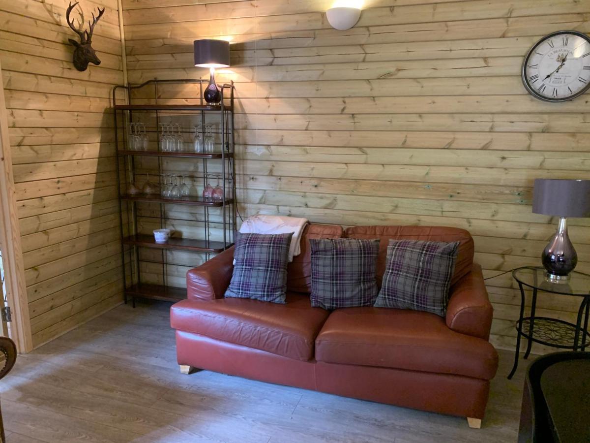 Bedrock Lodge Winterbourne Zewnętrze zdjęcie