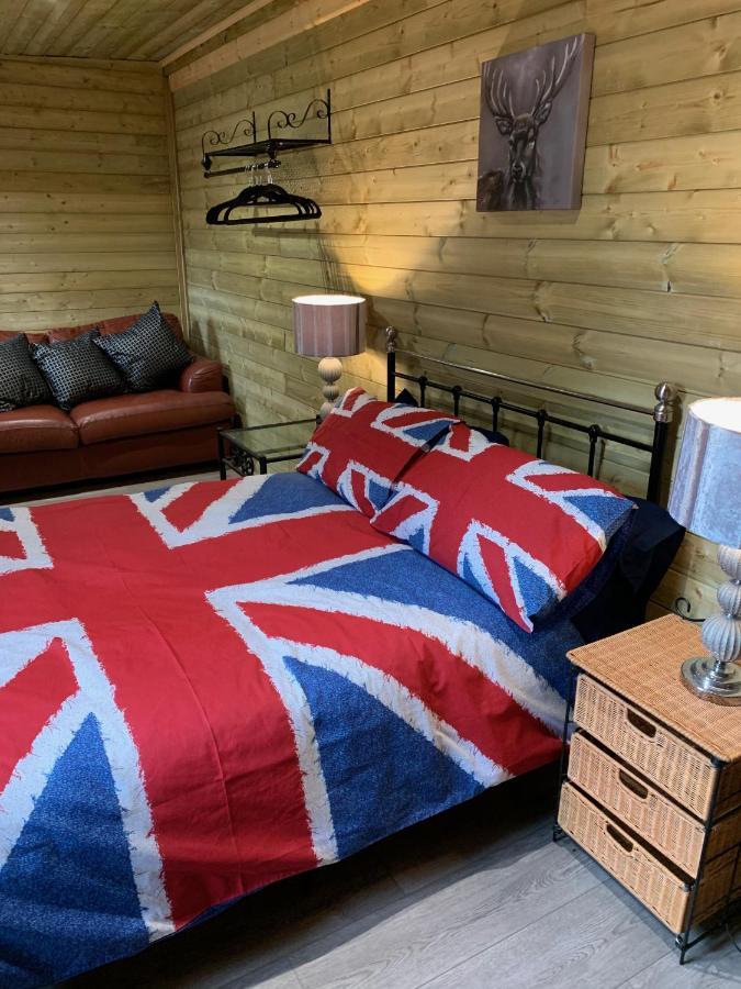 Bedrock Lodge Winterbourne Zewnętrze zdjęcie
