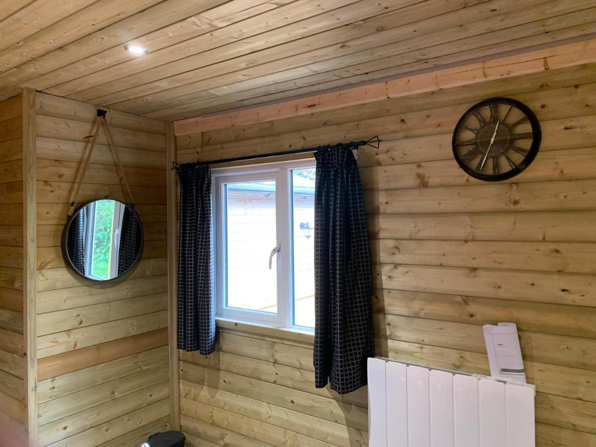 Bedrock Lodge Winterbourne Zewnętrze zdjęcie