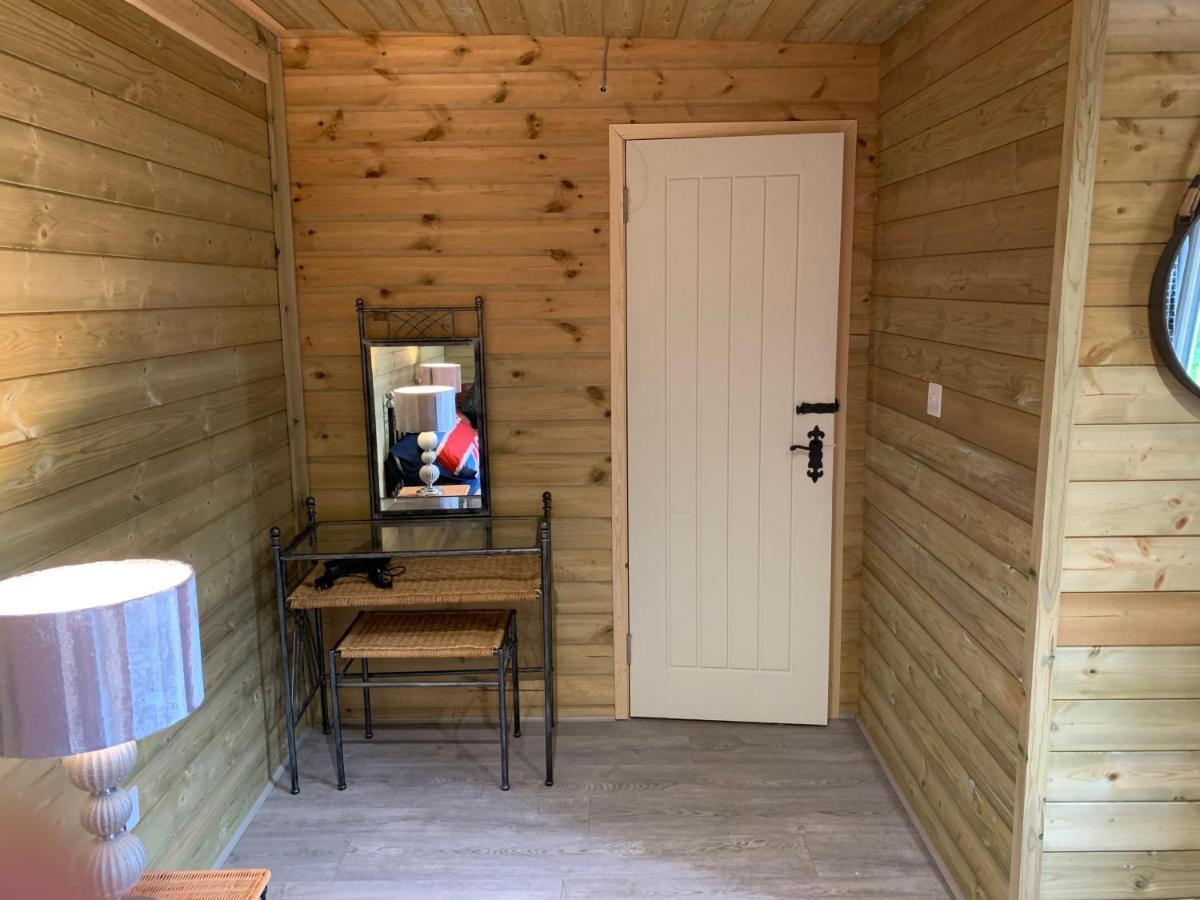 Bedrock Lodge Winterbourne Zewnętrze zdjęcie