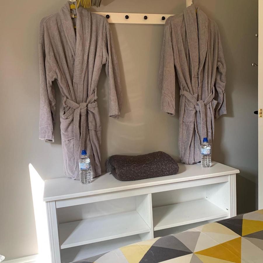 Bedrock Lodge Winterbourne Zewnętrze zdjęcie