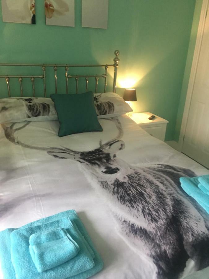 Bedrock Lodge Winterbourne Zewnętrze zdjęcie