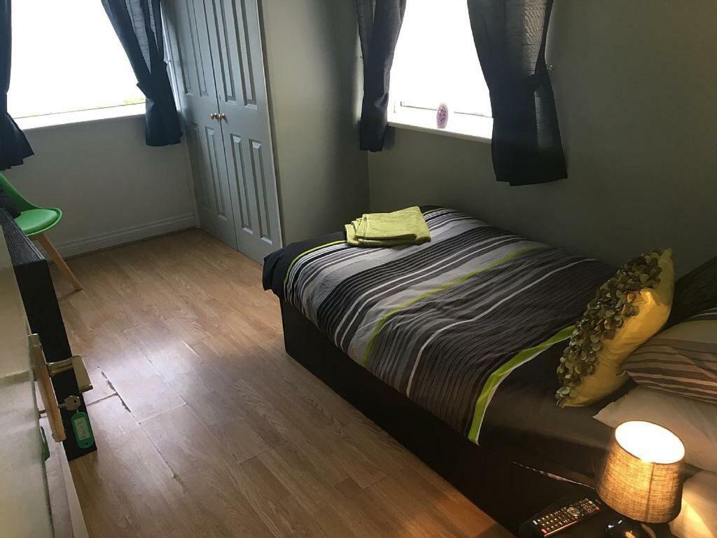 Bedrock Lodge Winterbourne Zewnętrze zdjęcie